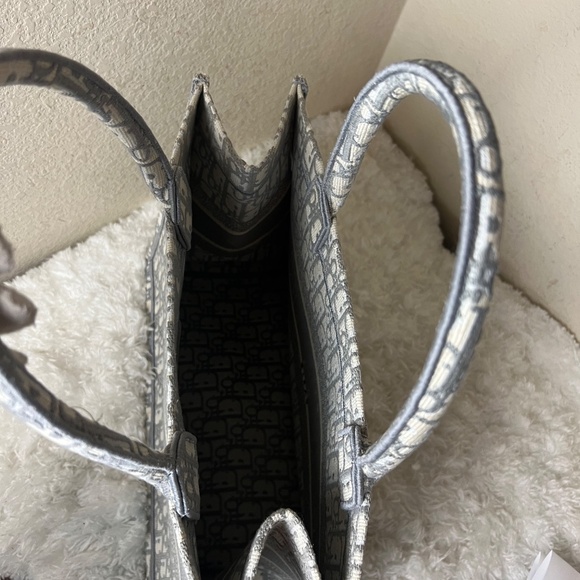 Christian Dior Oblique Jacquard Book Tote Medium - Picture 6 of 8